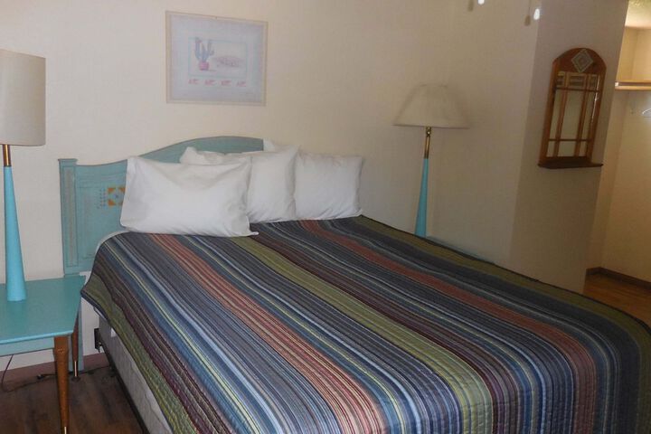 Room 65 of 79