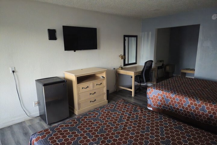 Room 23 of 27
