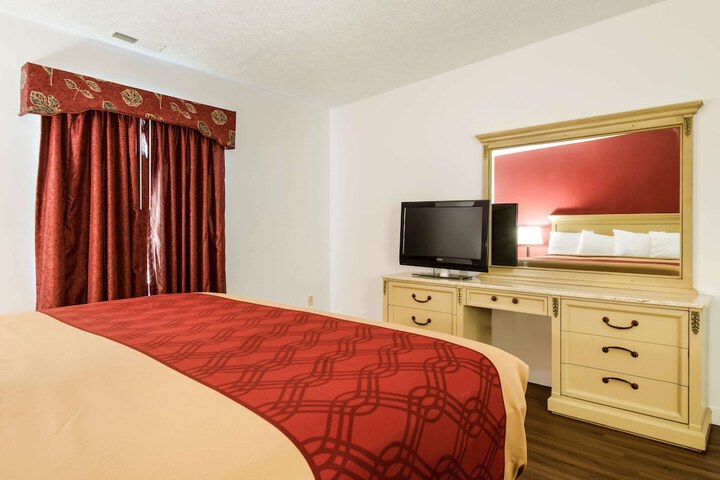 Room 12 of 33