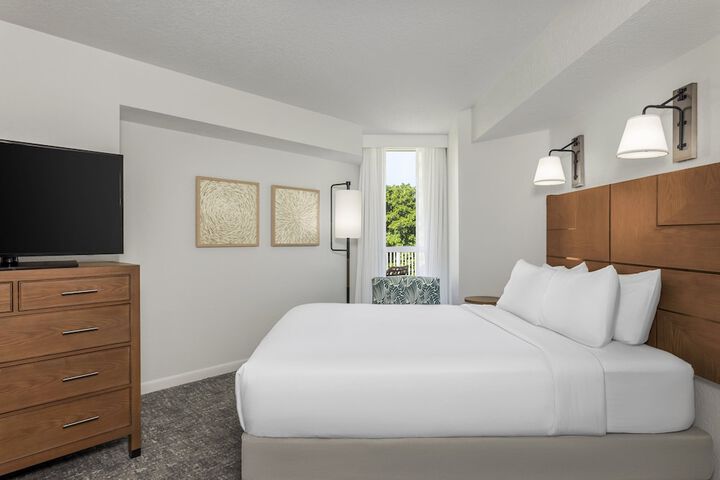 Room 35 of 62