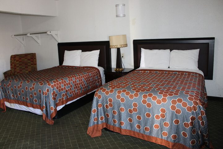 Room 23 of 33