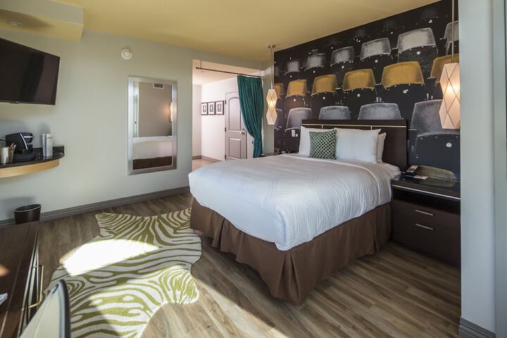 Room 17 of 48