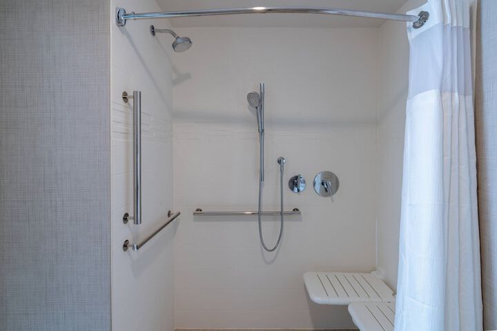 Room 21 of 30
