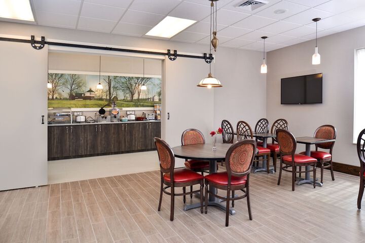 Appomattox Inn and Suites