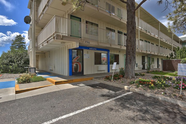 Hotel 2 of 51