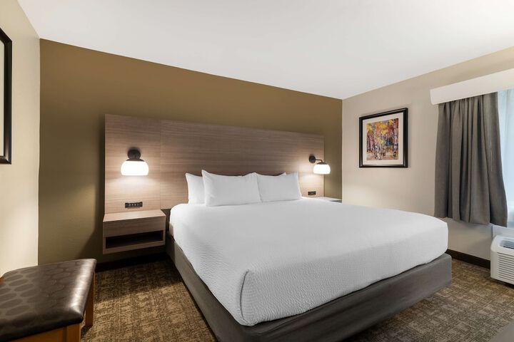 Best Western Plus Windjammer Inn & Conference Center