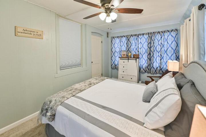 Sr Pilot Earhart Hangar Suite 2 br K & Q, 1 Ba