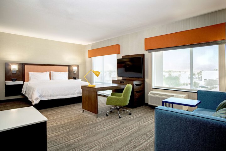 Room 10 of 39