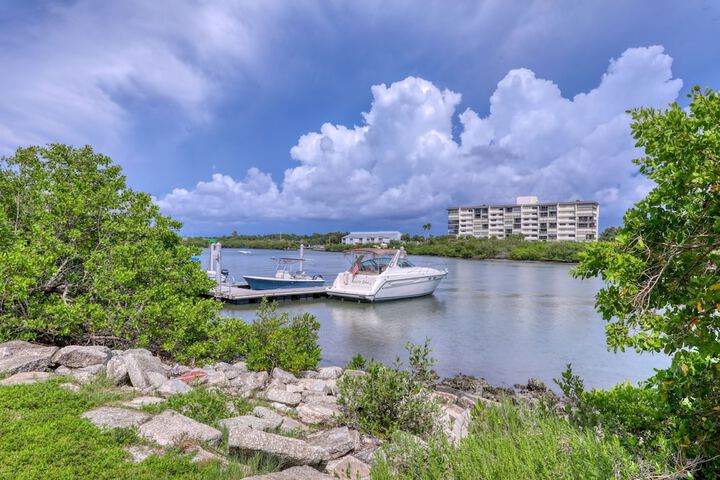BeachTrail Lodging