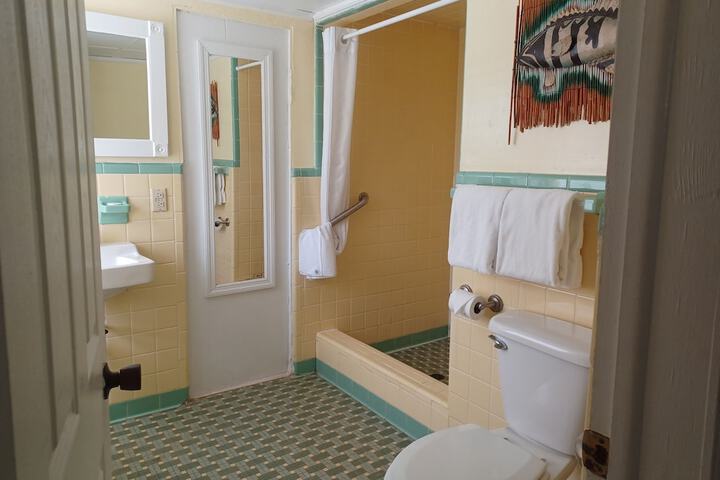 Room 35 of 69