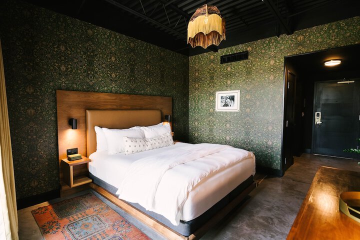 Room 40 of 74