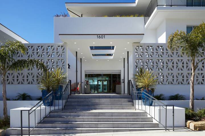 Hotel 2 of 49