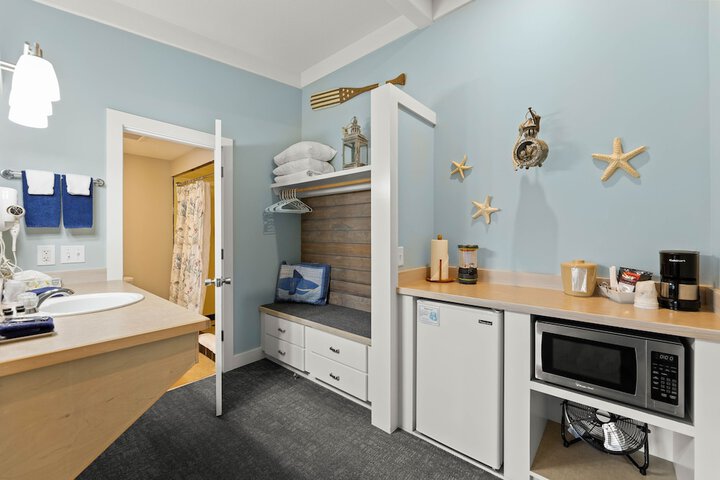 Room 17 of 19