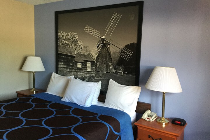 Room 25 of 26