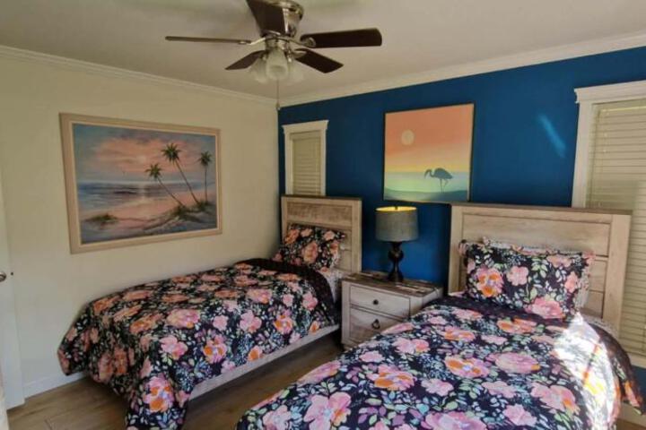 LUX VILLAs on beautiful Palmer Ranch