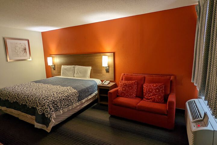 Budget Host Inn