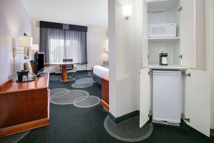 Room 12 of 28
