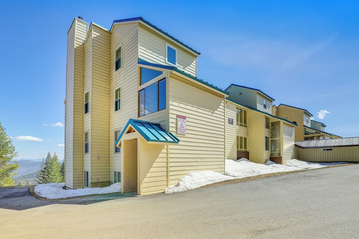 Picturesque Mt. Spokane Condo Near Skiing & Biking!