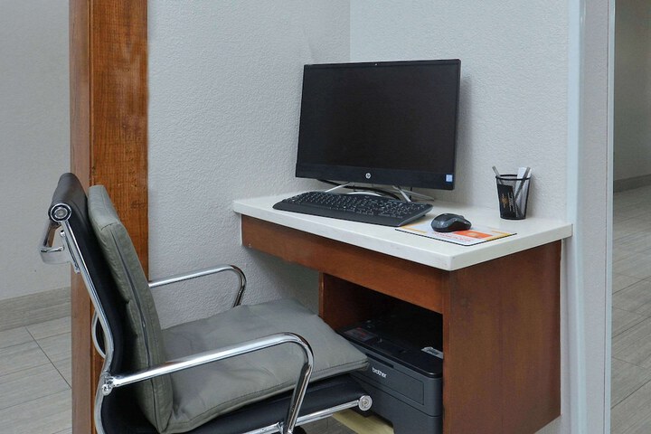 Business Center 118 of 118