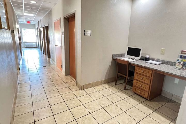 Business Center 46 of 47