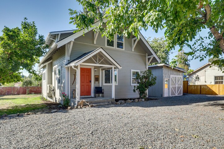Lafayette Townhome: Cozy Retreat w / Private Patio