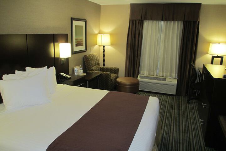 Room 7 of 16