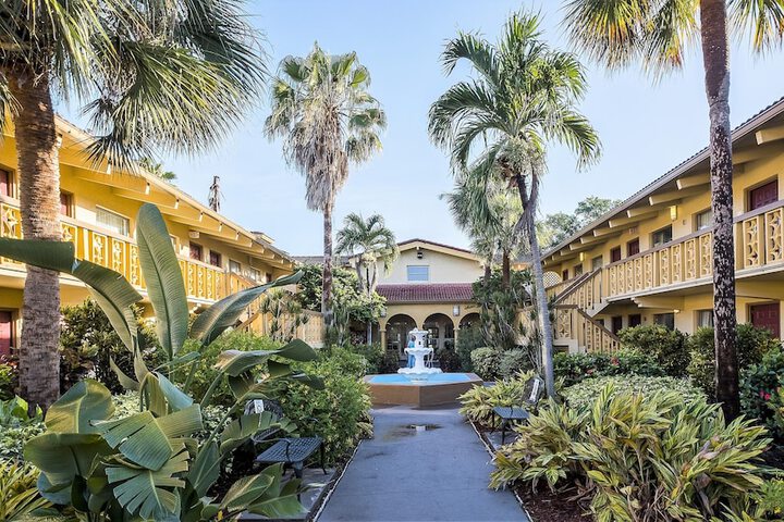 Hotel 4 of 36