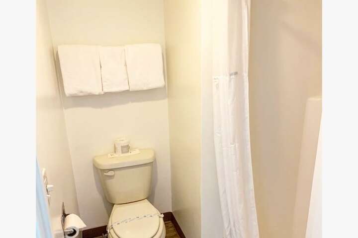 Room 21 of 28
