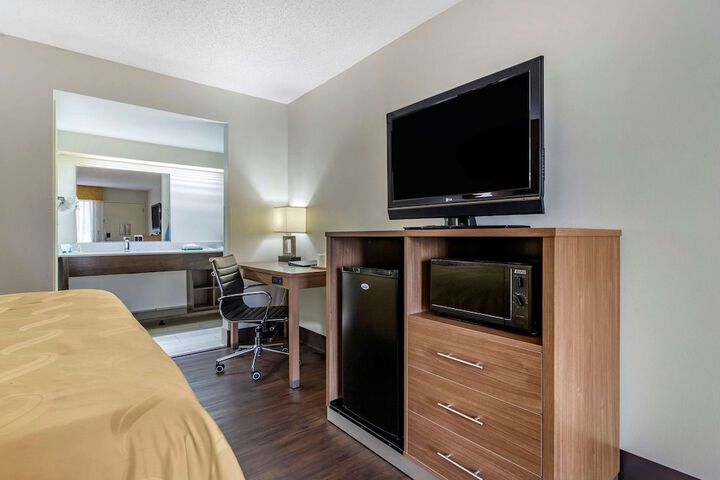 Room 32 of 54