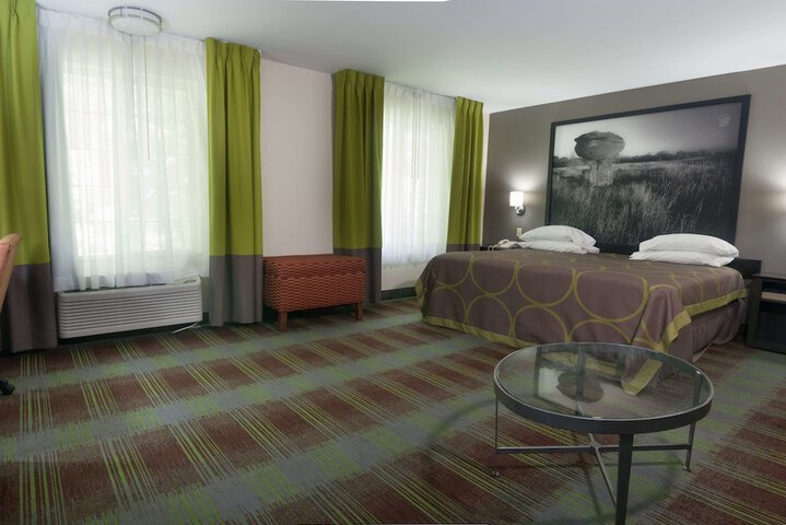 Room 6 of 25