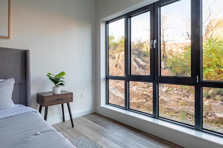 Modern Furnished Apartment in Heart of Quincy