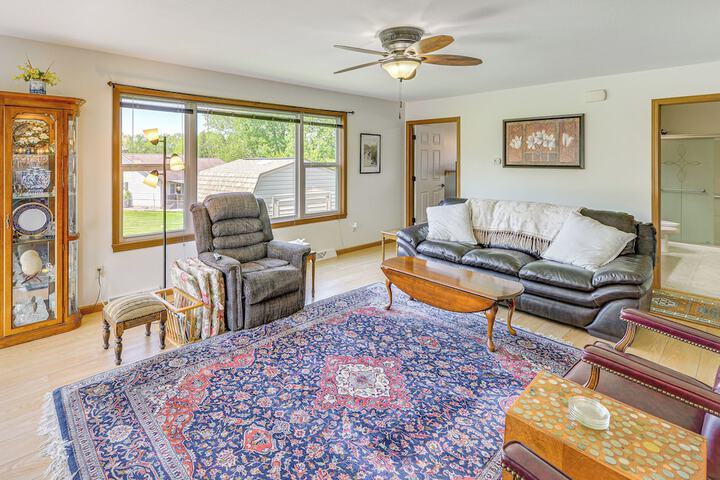 Wfh-friendly Columbiana Vacation Rental w / Deck!