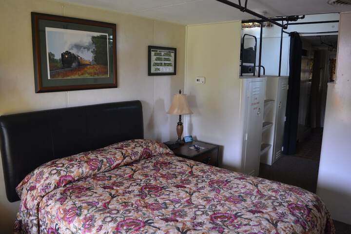 Room 12 of 32