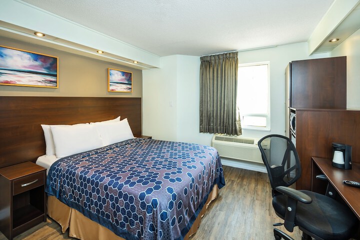 Room 12 of 36