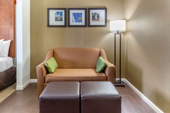 Room 15 of 44