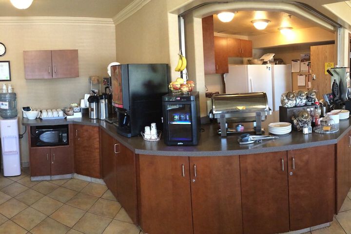Breakfast/Coffee Service 10 of 11