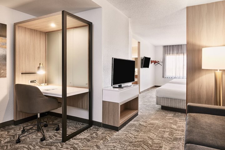 Room 28 of 44