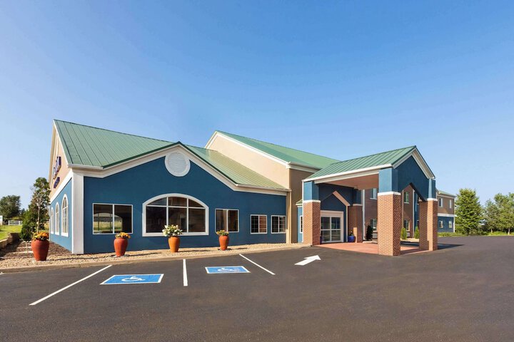 AmericInn by Wyndham Grinnell