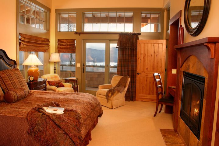 Room 44 of 228