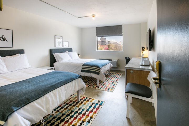 Room 50 of 112