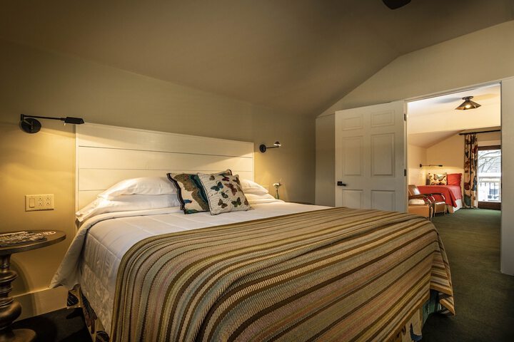 Room 82 of 335