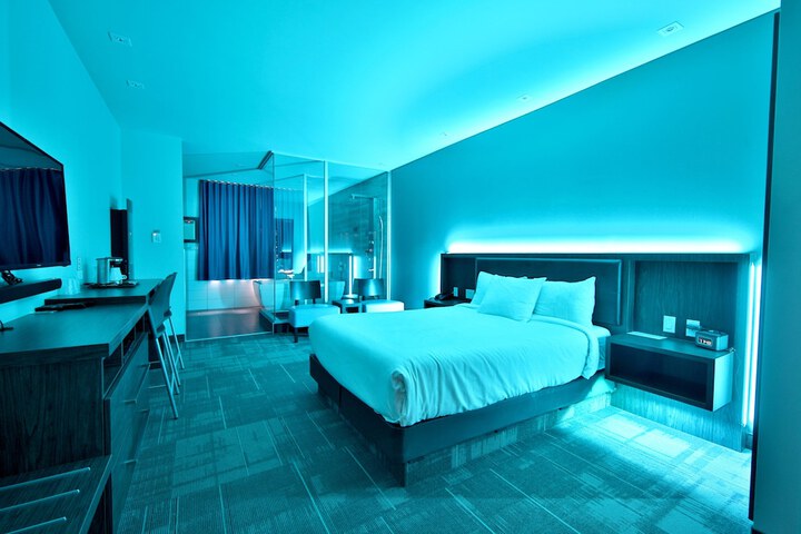 Room 25 of 34