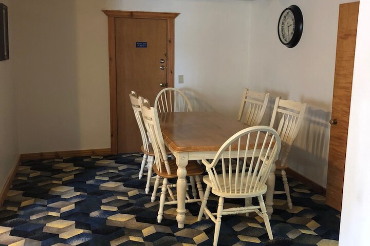 Room 56 of 98