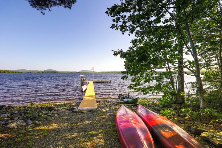 Waterfront Maine Vacation Rental w / Private Dock