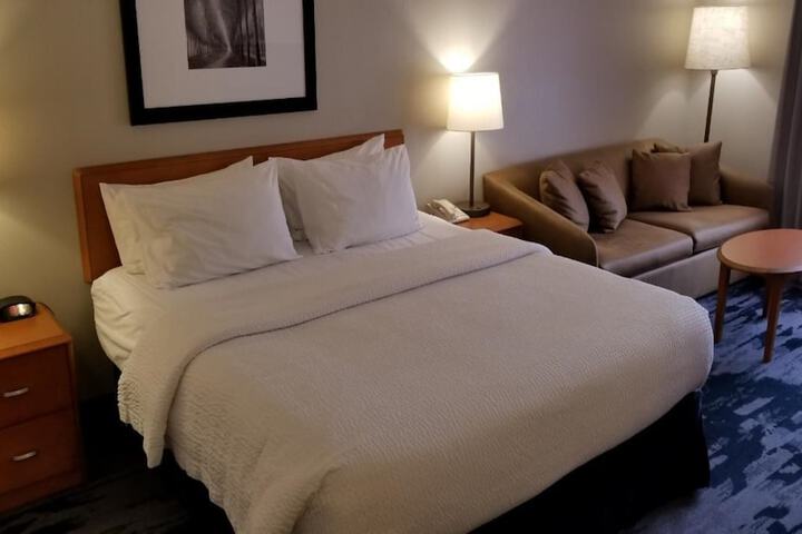 Room 14 of 37