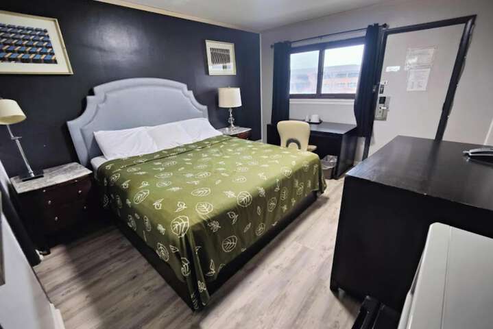 Room 19 of 25