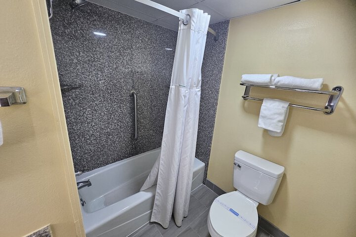 Room 7 of 23