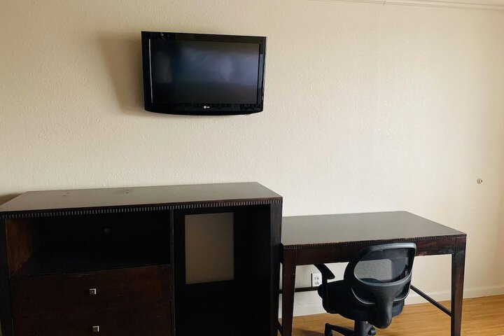 Room 11 of 12