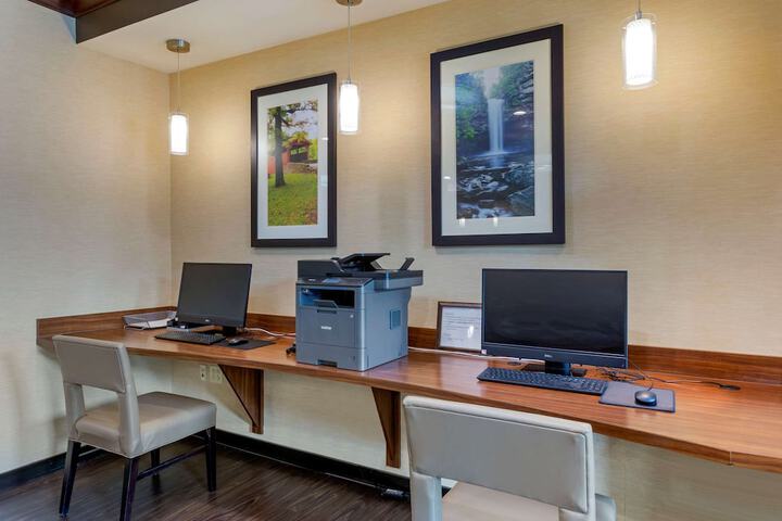 Business Center 47 of 48