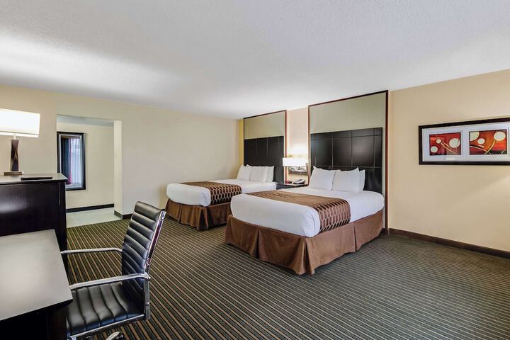 Room 10 of 24